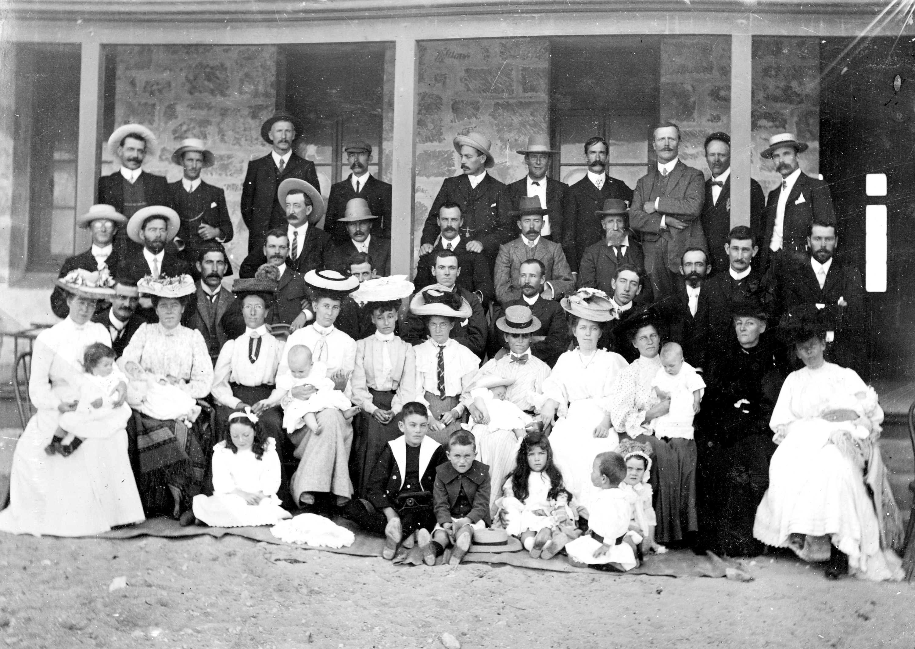 Figure 4. Eucla Residents 1905 Figure 4. Eucla Residents 1905